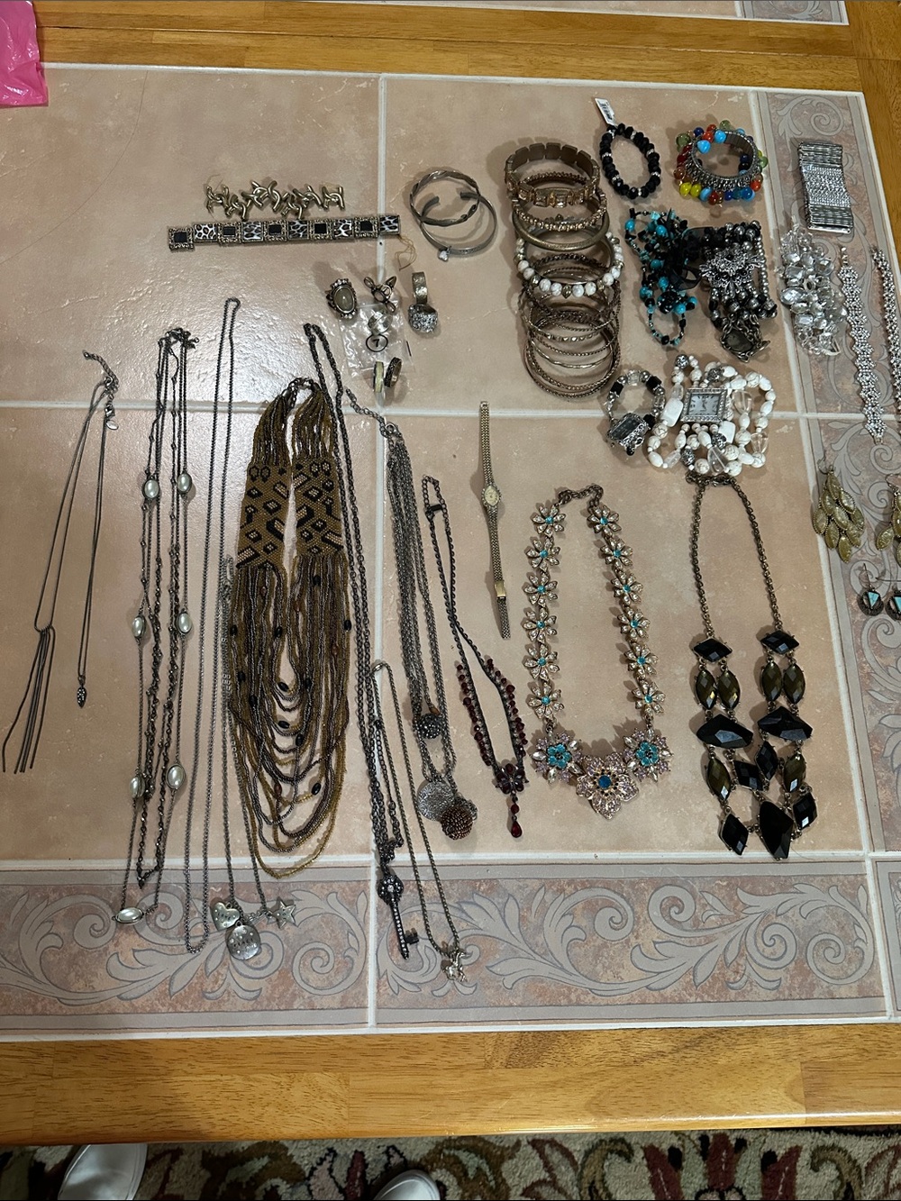 VTG Mixed Women’s Jewelry Set - Black, Brown, Silver & Turquoise Accents